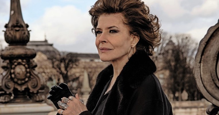 Η Fanny Ardant θα συναντήσει την Ελλάδα και την Γαλλία του 19ου αιώνα