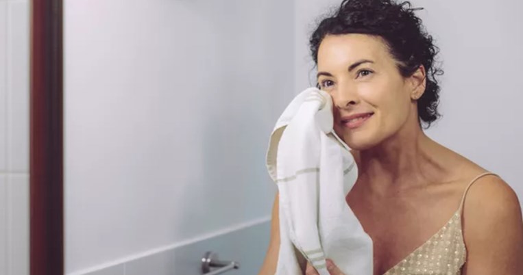 Φροντίδα του δέρματος στην εμμηνόπαυση: Τα top βήματα για υγιή επιδερμίδα