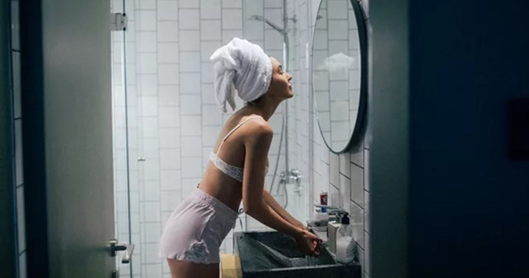 Νυχτερινή περιποίηση: Τι να κάνεις καθημερινά για φρέσκια επιδερμίδα το επόμενο πρωί;