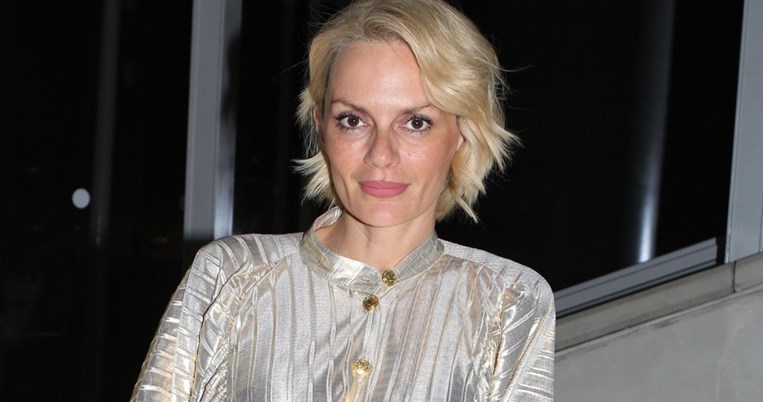 Η Έλενα Χριστοπούλου τολμά... και βουτά στα παγωμένα νερά