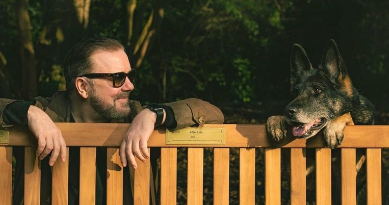 Το Netflix χαρίζει παγκάκια με την επιγραφή «Η ελπίδα είναι το παν»