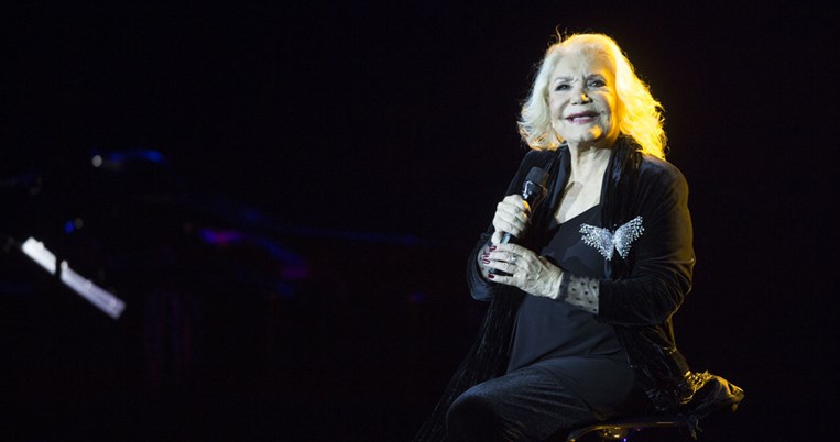 Το σπάνιο φωτογραφικό κλικ της Μαρινέλλας με την κόρη της Τζωρτζίνα 