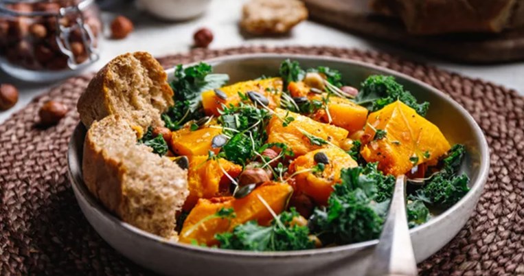 3 ιδέες για να δημιουργήσεις τις πιο νόστιμες χειμωνιάτικες σαλάτες