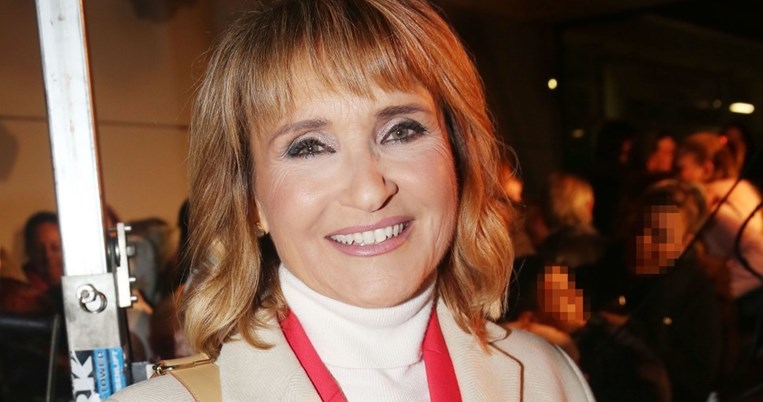 Κομψή στα χιόνια | Η Μάρα Ζαχαρέα δημιούργησε το ιδανικό σύνολο