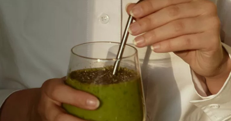 Τι σημαίνει όντως υγιεινή διατροφή; Μήπως οι healthy τάσεις μάς οδηγούν σε παγίδα τελικά;