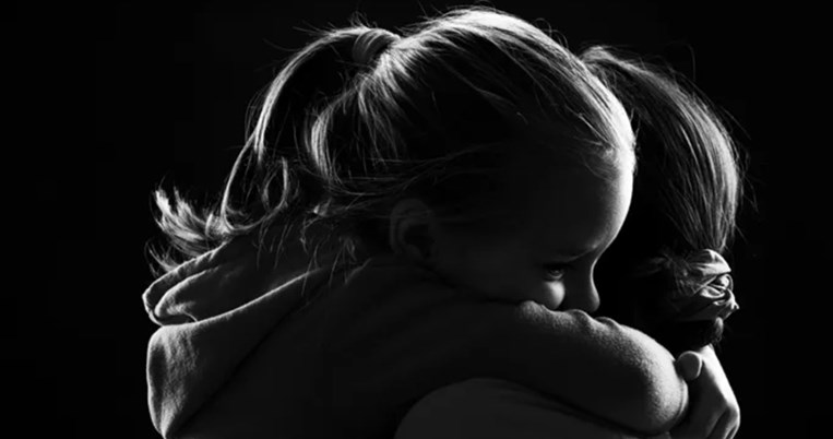 Όταν τα παιδιά ρωτάνε για τον θάνατο: Να τι απαντάς σε κάθε ερώτηση λέει η ειδικός