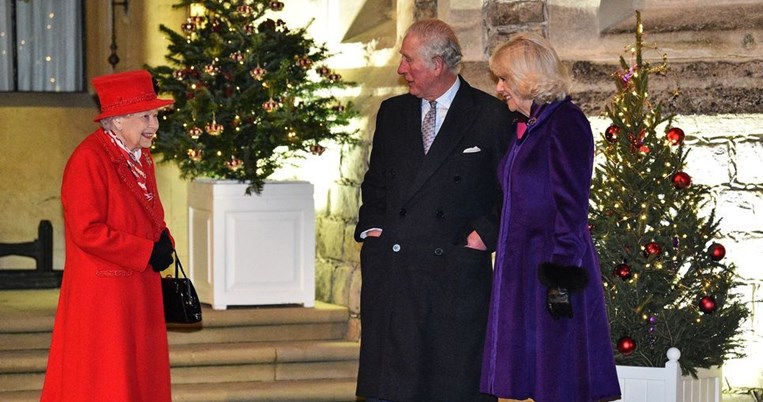 «H Camilla θα στεφθεί Βασίλισσα, όταν ο Κάρολος θα αναλάβει χρέη Βασιλιά», δήλωσε η Ελισάβετ
