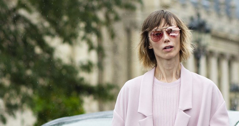 Bottleneck Bangs | Το «αντιγηραντικό» κούρεμα που θα βοηθήσει να κάνετε μια νέα αρχή