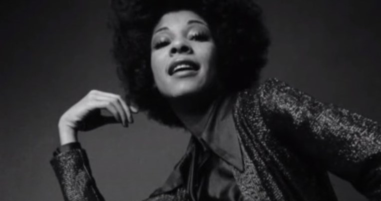 Queen of Funk: Η βραχνή φωνή και το ταλέντο της Μπέτι Ντέιβις δεν αναγνωρίστηκε όσο του άξιζε