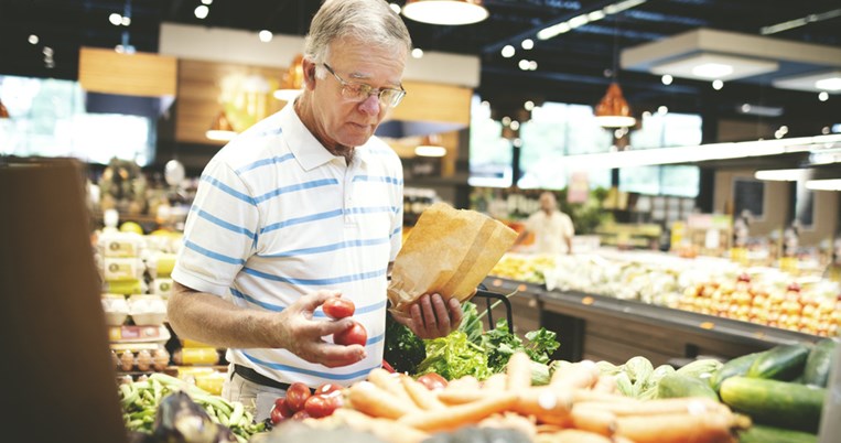 Ο κυρ Αντώνης δεν ξέρει τι είναι ο πληθωρισμός,ο πληθωρισμός όμως ξέρει να του ροκανίζει το εισόδημα