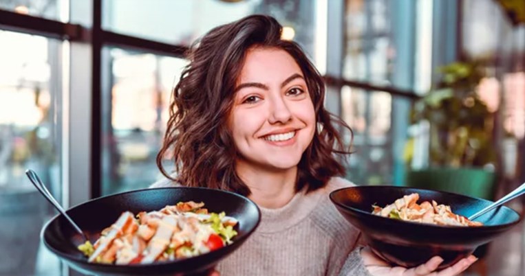 Τι να παραγγείλω όταν κάνω δίαιτα; 10 συμβουλές για να τρως υγιεινά έξω
