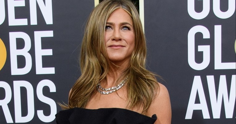 Jennifer Aniston | Το μολύβι χειλιών που φορά κάθε μέρα εδώ και 15 χρόνια
