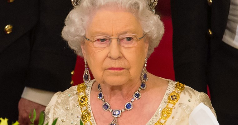 Τι συνέβη όταν η Βασίλισσα Ελισάβετ βρήκε νεκρό γυμνοσάλιαγκα στη σαλάτα της; 