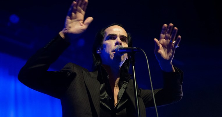 Νικ Κέιβ: Ακυρώνει τις παραστάσεις σε Ρωσία- Ουκρανία και η έκθεση που ξεκινά για το σύμπαν του 