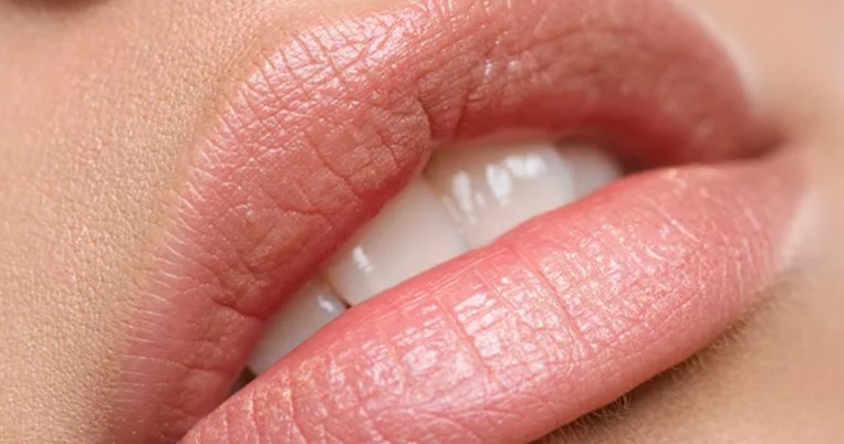 Γιατί αξίζει να προσθέσεις το lip scrub στη beauty ρουτίνα σου