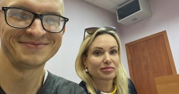"Μου απαγορεύτηκε να έχω δικηγόρο": Οι πρώτες δηλώσεις της Ρωσίδας δημοσιογράφου Marina Ovsyannikova