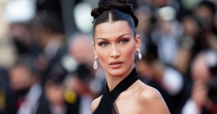 Bella Hadid | «Ένιωθα η άσχημη αδερφή της Gigi Hadid»