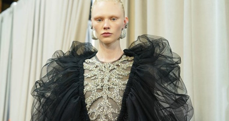 Alexander McQueen AW'22 | Μία συλλογή που εμπνέεται από τους μύκητες