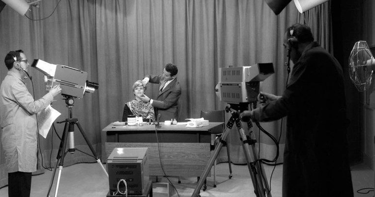 «Όχι απλά όμορφη» | Οι γυναίκες στην κρατική τηλεόραση από τη δεκαετία του '60