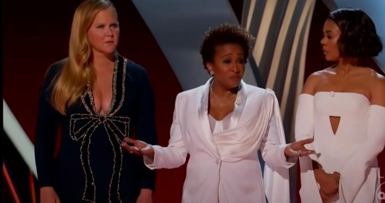 Όσκαρ 2022: Οι τρεις ανατρεπτικές παρουσιάστριες των Όσκαρ και τα καρφιά τους