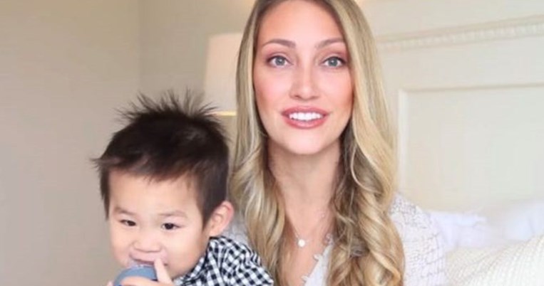 Η πιο μισητή γυναίκα στην Αμερική: Η ινφλουένσερ που επέστρεψε το παιδί που υιοθέτησε