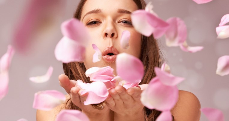 Pink Power | Αυτό είναι το πρωταγωνιστικό χρώμα του μακιγιάζ μας για την άνοιξη του '22