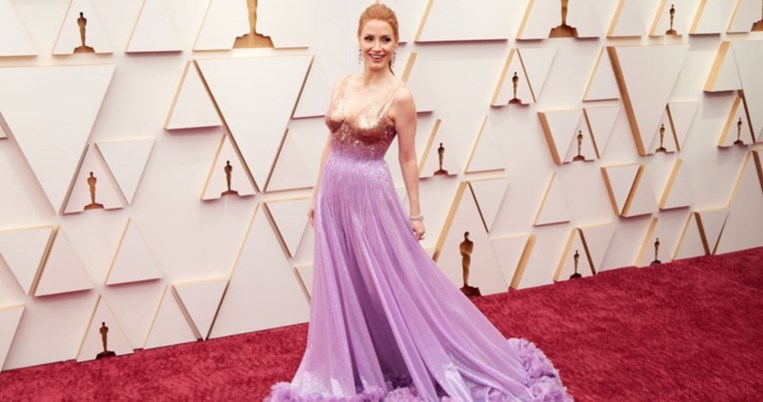 Jessica Chastain | Όσα πρέπει να γνωρίζεις για τη φετινή νικήτρια του Όσκαρ Α' Γυναικείου Ρόλου