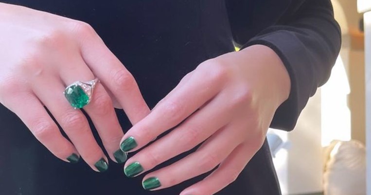 Celebrity - approved | To ταίριασμα του μανικιούρ με τα κοσμήματά μας είναι η νέα τάση