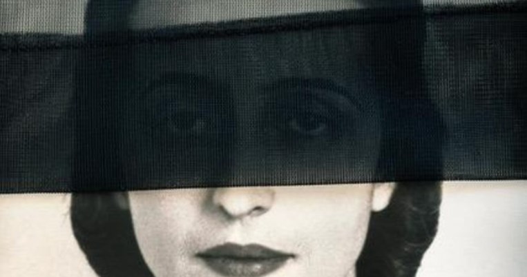 Νέα Έκθεση Φωτογραφίας στο Μουσείο Μπενάκη: «Αδειάζοντας το σπίτι των γονιών μου»