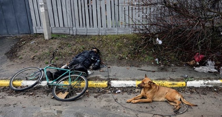 Φρίκη στην Μπούτσα: Ενας ποδηλάτης νεκρός, κρατάει ακόμα το λουρί του σκύλου του - Εκείνο περιμένει