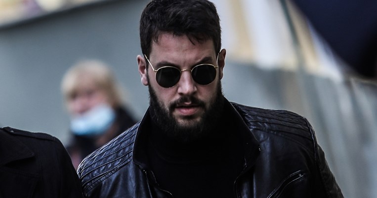 «Η εικόνα του Μάνου Δασκαλάκη ήταν προκλητική. Λειτουργούσε σα να έκανε σόου σε κάποια ροκ συναυλία»