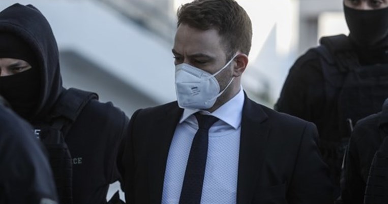 Έφτασε στο δικαστήριο ο Μπάμπης Αναγνωστόπουλος - Ξεκινά η δίκη για τη δολοφονία της Καρολάιν