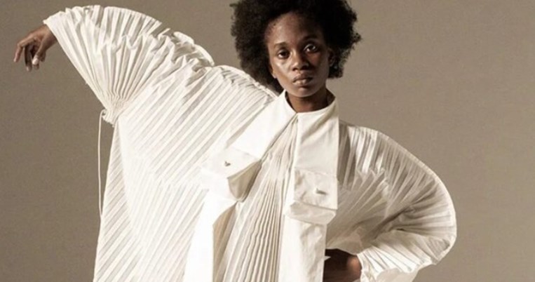 Ουκρανικός Οίκος Μόδας DZHUS: Κολεξιόν με όσα ρούχα χώρεσαν στη βαλίτσα της φυγής