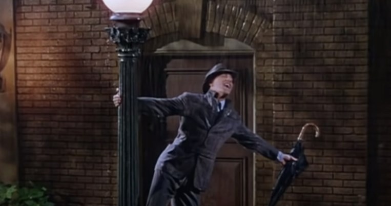 Singing in the Rain: Το εμβληματικό μιούζικαλ έγινε 70 και παραμένει νικητής στο είδος του