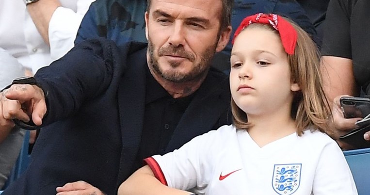 Το Πάσχα του Ντέιβιντ Μπέκαμ, η Χάρπερ και το καρότο