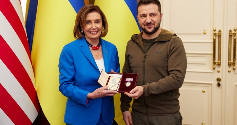 Η Νάνσι Πελόζι συναντά τον Ζελένσκι στο Κίεβο