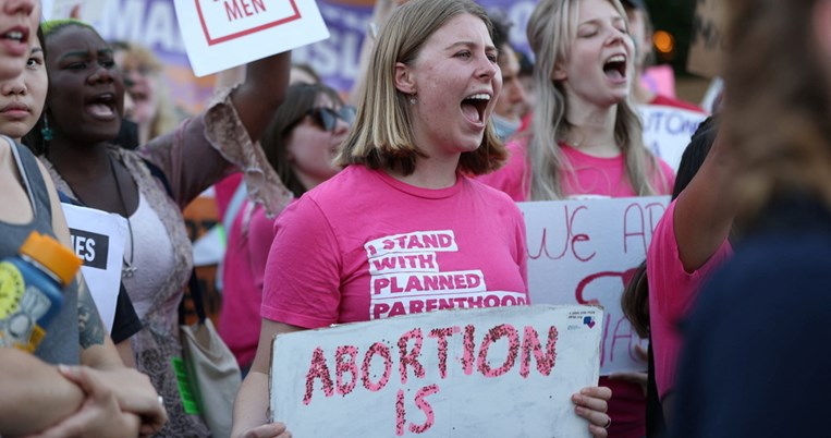 HΠΑ: διαδηλώσεις γυναικών κατά της απαγόρευσης των αμβλώσεων