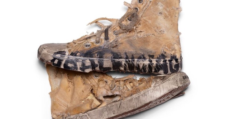 Balenciaga: τα σχεδόν καταστραμμένα νέα sneakers του