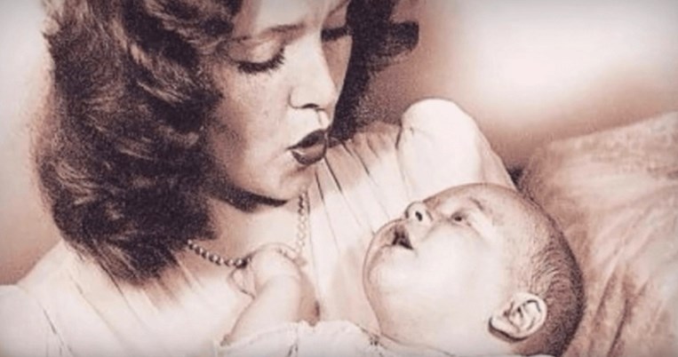 Η γόνος Μπάρμπαρα Μπέικελαντ προσπάθησε να «θεραπεύσει» την ομοφυλοφυλία του γιου της με αιμομιξία