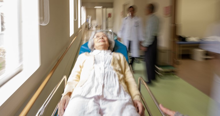 ηλικιωμενη_γυναικα