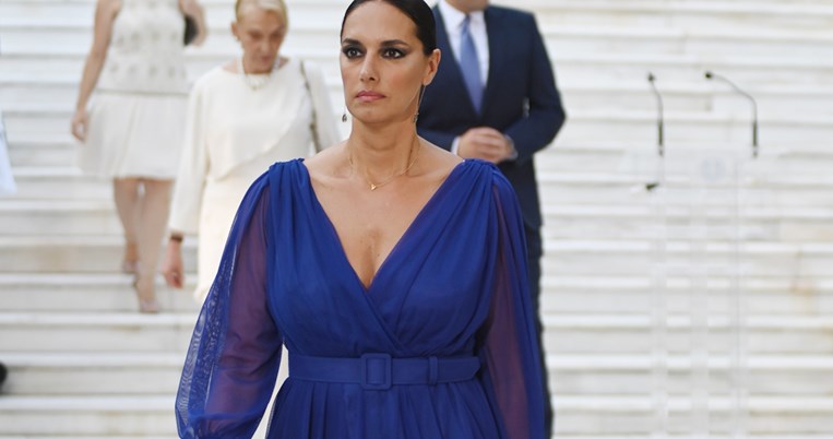 Νόνη Δούνια