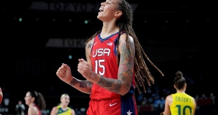 Γκράινερ, μπασκετμπολίστρια, Ρωσία, ΗΠΑ