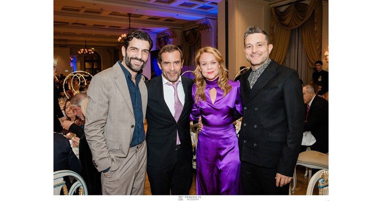 χρυσοί σκούφοι