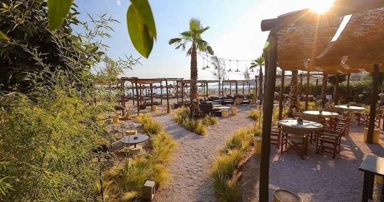 c beach restaurant