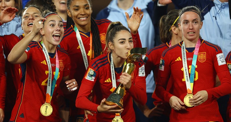 Όλγα Καρμόνα, Ισπανία