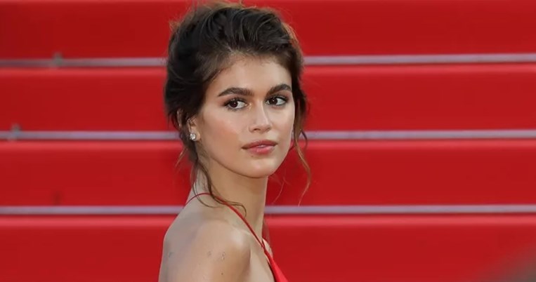 καστανα ματια