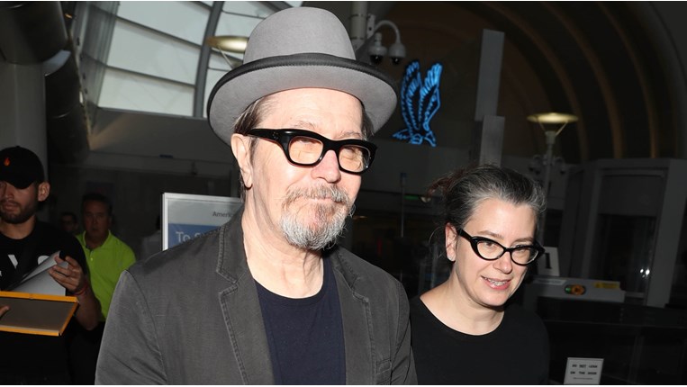 Γκάρι Όλντμαν και σύζυγος