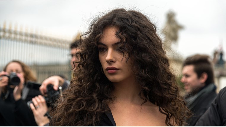 Ντέβα Κασέλ