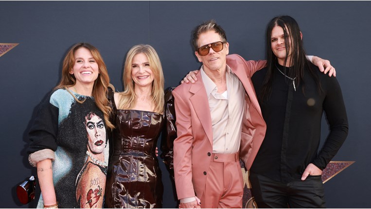 Κέβιν Μπέικον, οικογένεια