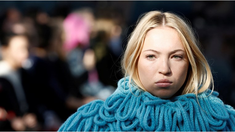 Στέλα Μακάρντεϊ επίδειξη, Παρίσι, περιβάλλον